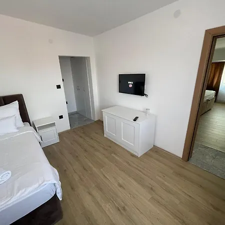 Apartament Sky & *
