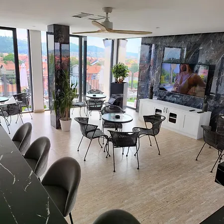 Apartament Sky & *